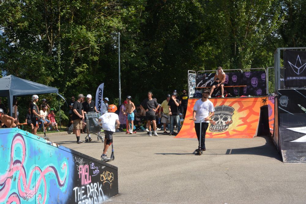 Rider en pleine figure pendant le Ride Contest